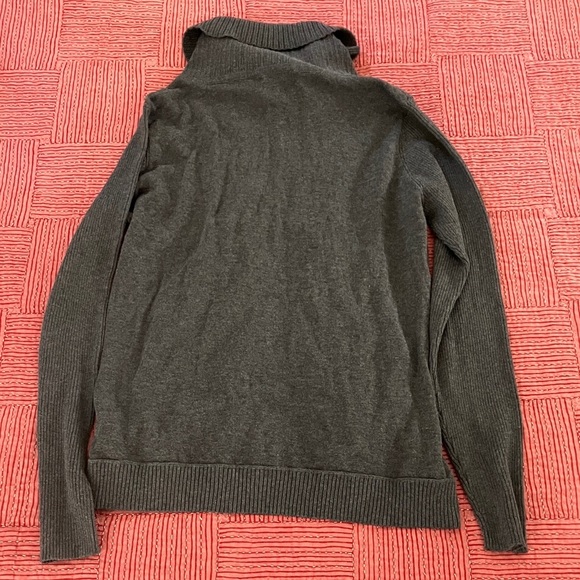 DKNY women’s size large Charcoal Cowl Neck Sweater with large snaps - Picture 9 of 14